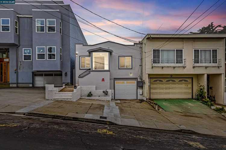 390 Guttenberg St, Daly City, CA 94014