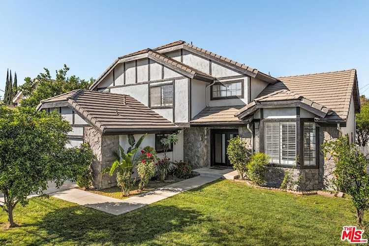 18251 Chase St, Northridge, CA 91325