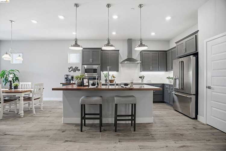 1820 Morello Dr, Brentwood, CA 94513