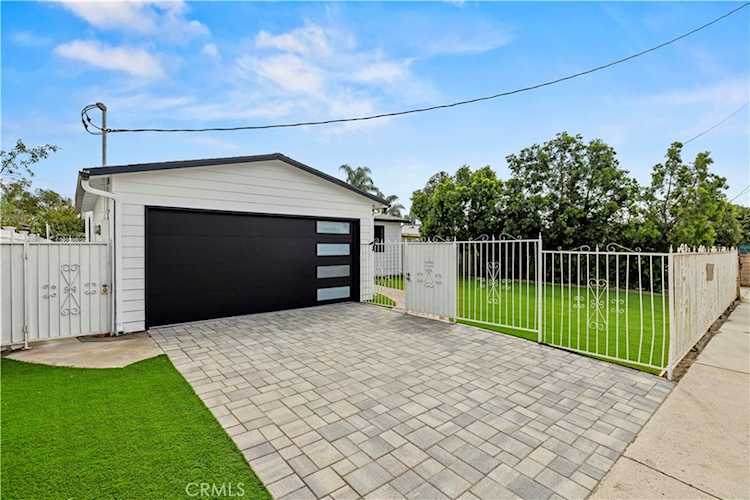 8028 Coldwater Canyon Ave, North Hollywood, CA 91605