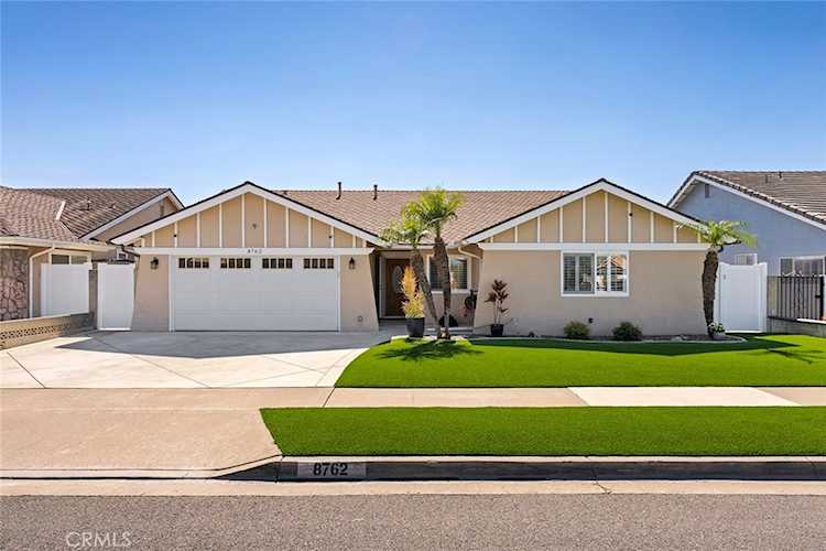 8762 St Andrews Ave, Westminster, CA 92683