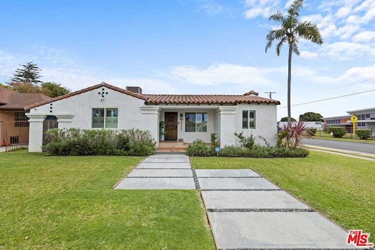 9232 S 8th Ave, Inglewood, CA 90305