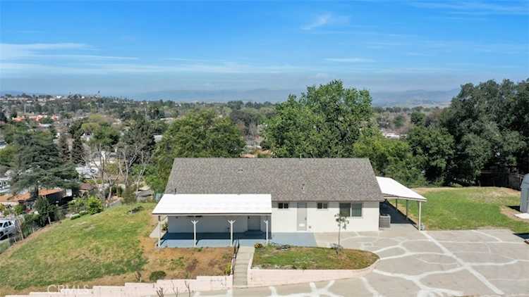 25030 Atwood Blvd, Newhall, CA 91321