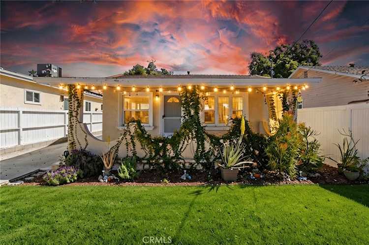 10412 Eldora Ave, Sunland, CA 91040