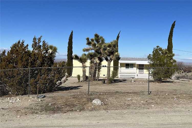 1582 Locust Rd, Pinon Hills, CA 92372