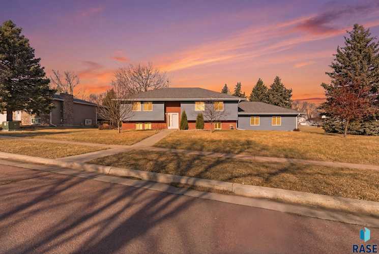 6201 W 32nd St Exterior