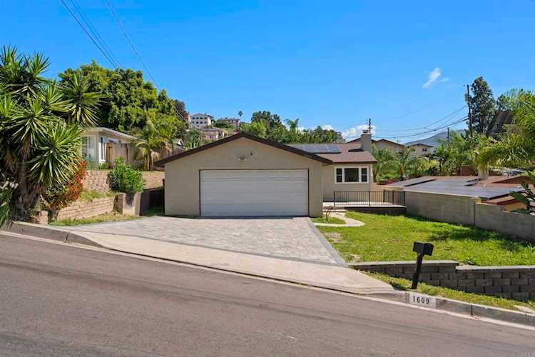 1609 San Miguel Ave, Spring Valley, CA 91977