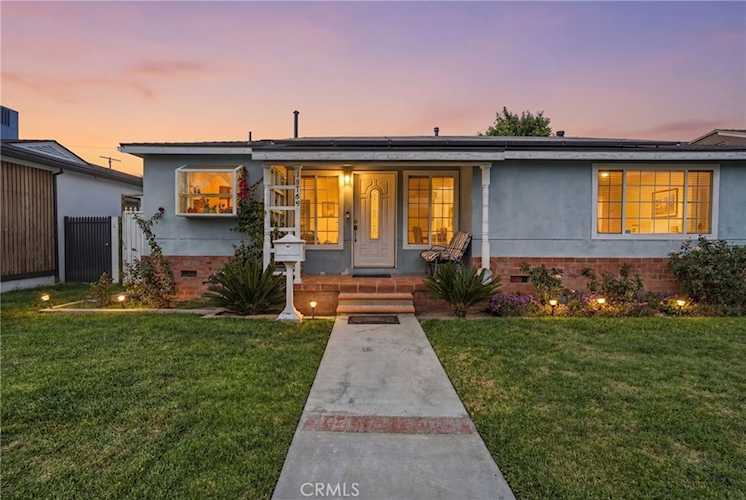 18149 Saticoy, Reseda, CA 91335