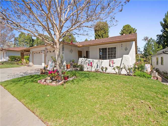 19401 Oak Crossing, Newhall, CA 91321