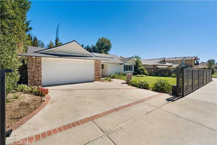 7916 Mason Ave, Winnetka, CA 91306
