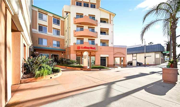 580 W Main St #220, Alhambra, CA 91801