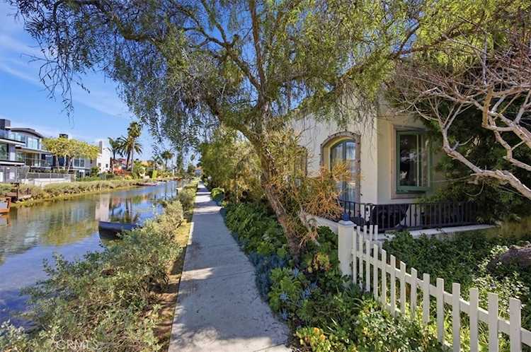 414 Carroll Canal, Venice, CA 90291