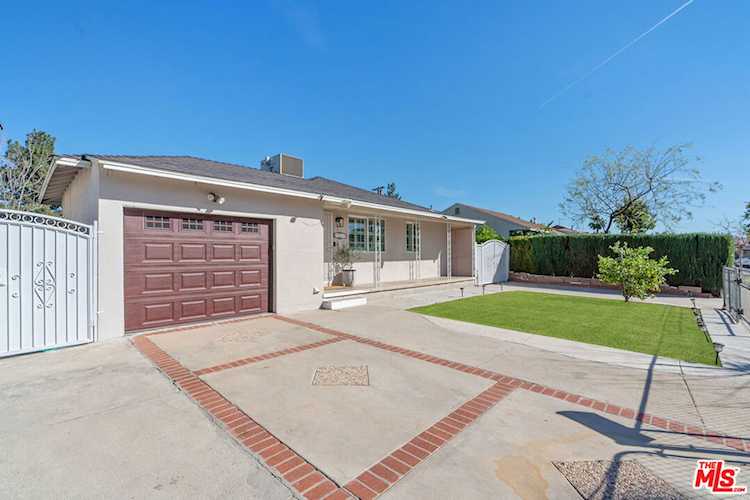 7500 Lubao Ave, Winnetka, CA 91306