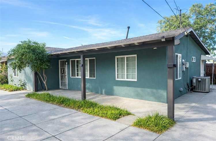5216 N Roxburgh, Azusa, CA 91702