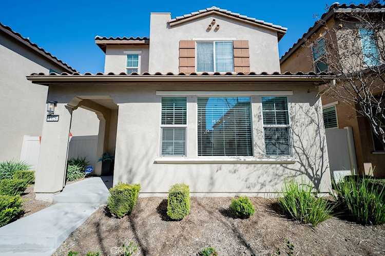 1928 Ray Abril Jr, Colton, CA 92324