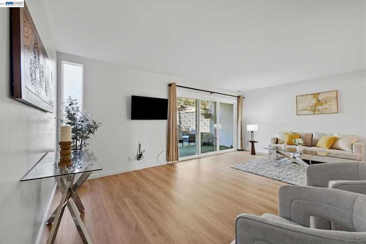 651 Moraga Rd #12, Moraga, CA 94556