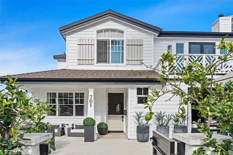 701 Poinsettia Ave, Corona Del Mar, CA 92625