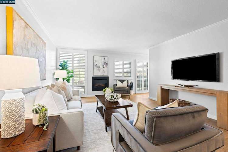 1111 Compass Ln #105, Foster City, CA 94404