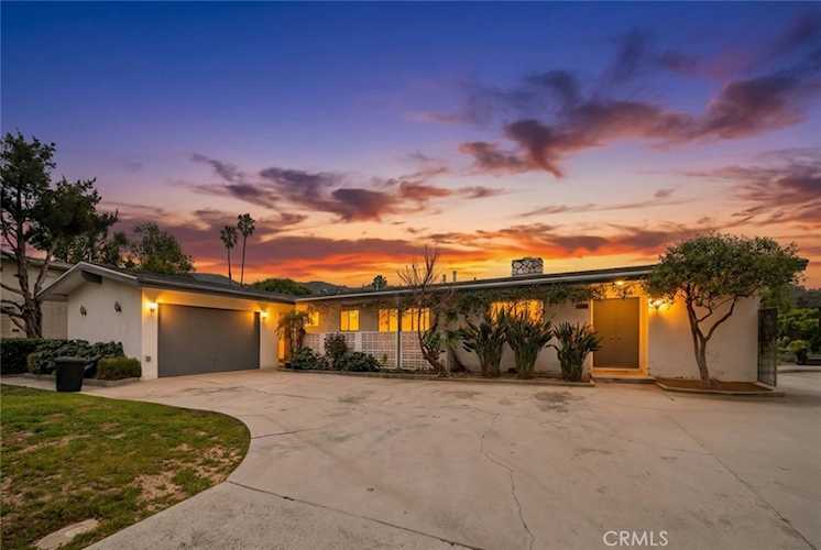 10346 Siesta Dr, Sunland, CA 91040