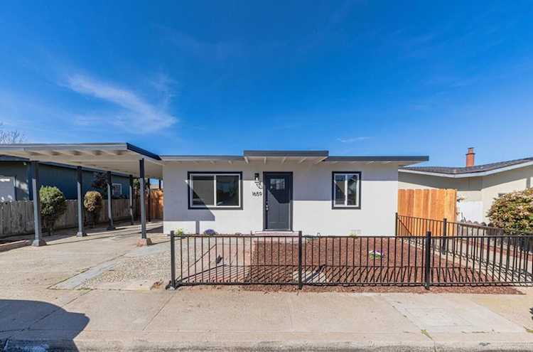 1659 Judson St, Seaside, CA 93955
