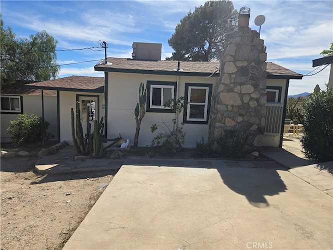 8996 Navajo Trl, Morongo Valley, CA 92256