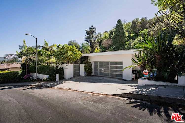 10916 Alta View Dr, Studio City, CA 91604