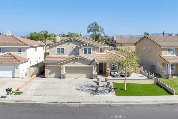 7292 Corona Valley, Eastvale, CA 92880
