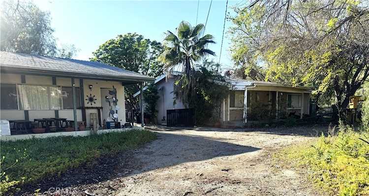 5631 Foothill Dr, Agoura Hills, CA 91301