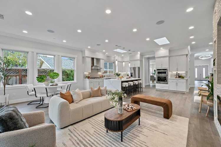 18823 Casa Blanca Ln, Saratoga, CA 95070