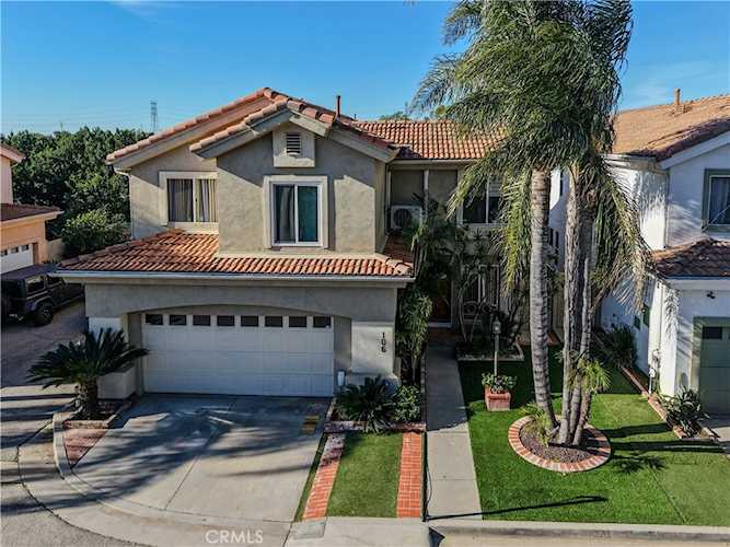 15810 Larkspur St #106, Sylmar, CA 91342