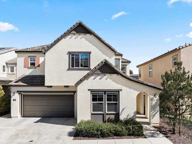 675 Grant Ct, Vista, CA 92083