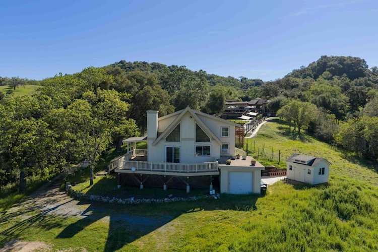 20510 Cachagua Rd, Carmel Valley, CA 93924