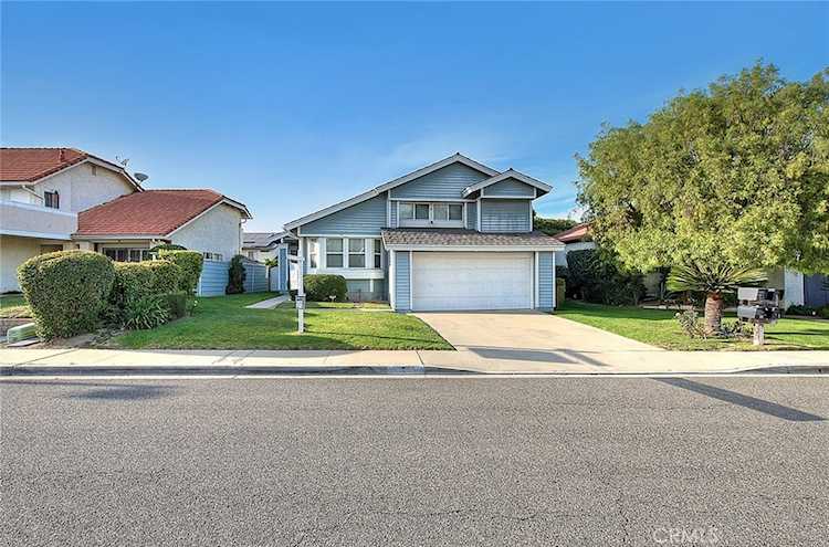 5 Navajo Trail Ln, Phillips Ranch, CA 91766