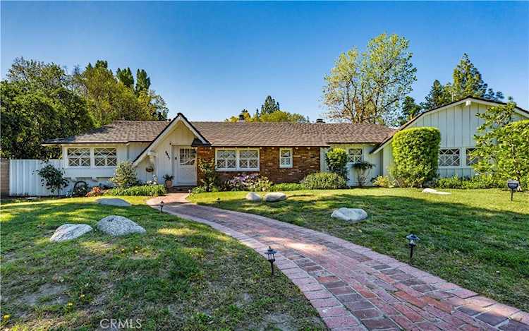 9827 Sylvia Ave, Northridge, CA 91324