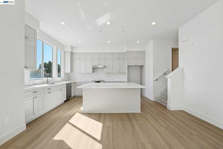 1933 Grand Street, Alameda, CA 94501