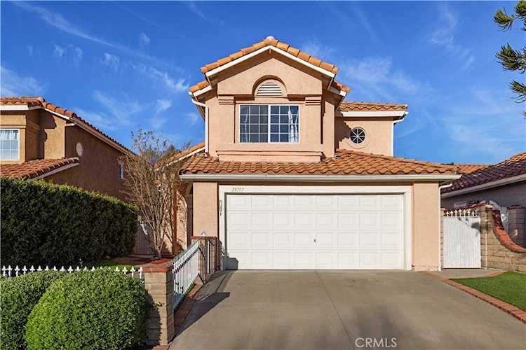 19717 Azure Field, Newhall, CA 91321