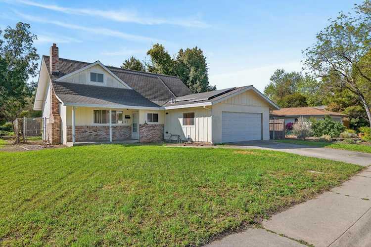 2802 Layton Drive, Davis, CA 95618