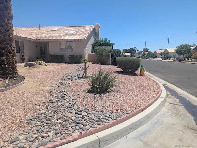 33932 Shady Palms Circle, Thousand Palms, CA 92276