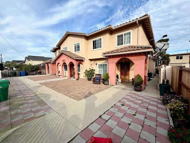 1125 Olympia Ave, Seaside, CA 93955