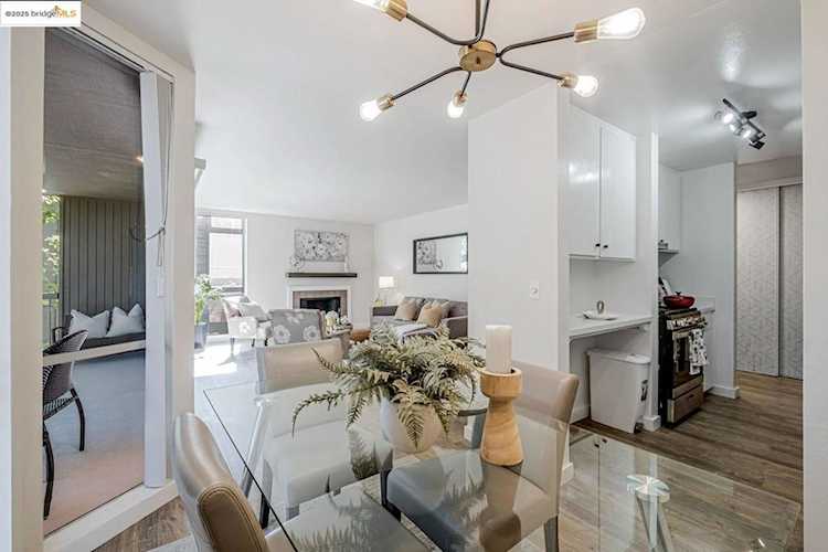 2700 Le Conte Ave #301, Berkeley, CA 94709