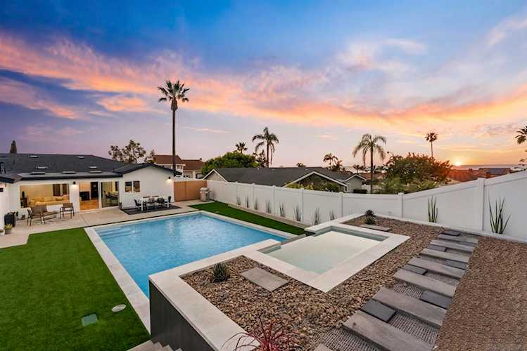 1110 Sea Village Dr, Cardiff By The Sea, CA 92007