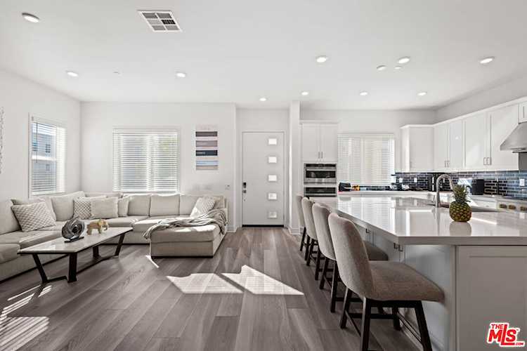 26710 Beartown Ln, Stevenson Ranch, CA 91381