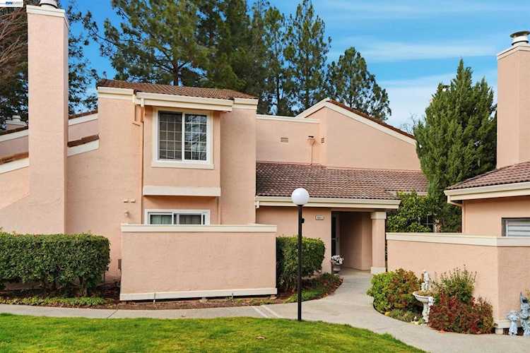 685 Palomino Dr #D, Pleasanton, CA 94566
