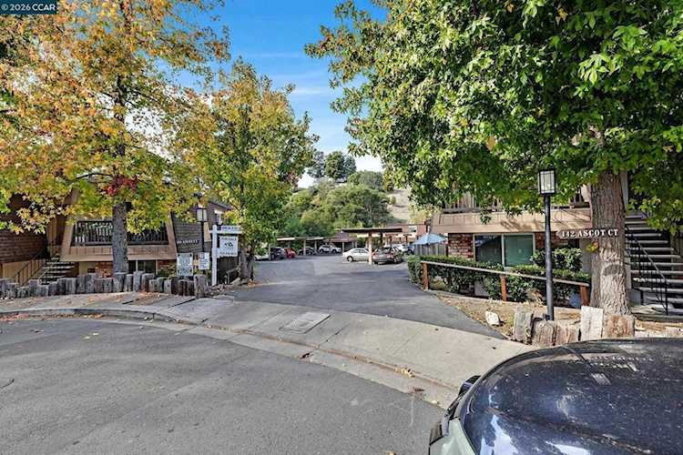146 Ascot Ct #2, Moraga, CA 94556