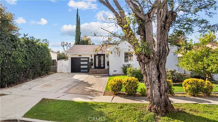 18019 Tiara, Encino, CA 91316