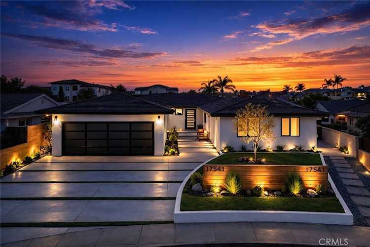 17541 Santa Cristobal, Fountain Valley, CA 92708