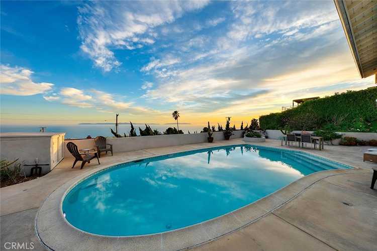 2225 Grenadier Dr, San Pedro, CA 90732