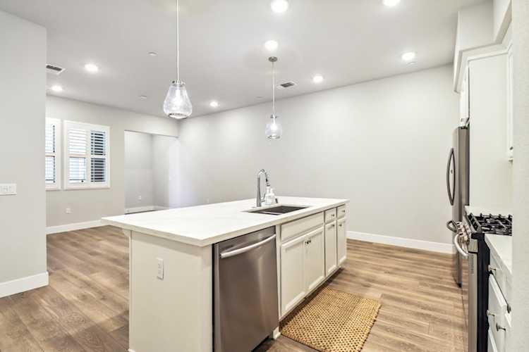 1661 Spring Street #341, Davis, CA 95616