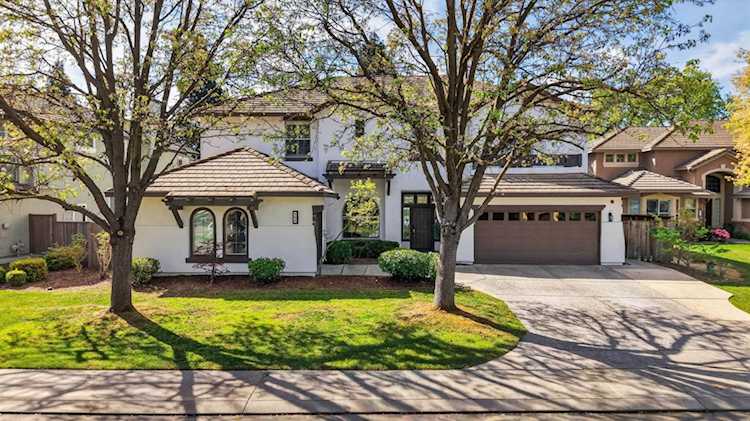 865 Wedgewood Court, West Sacramento, CA 95605