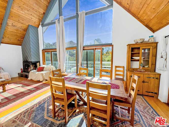 22012 Topanga School Rd, Topanga, CA 90290